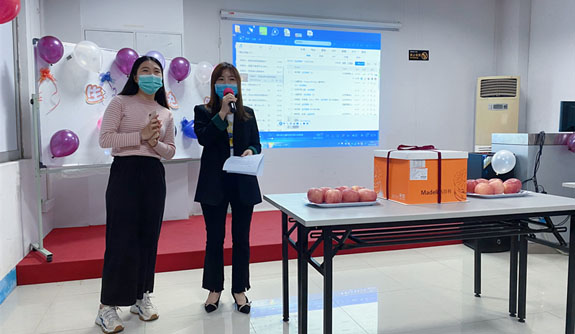 菲思盾壁掛爐人力資源獻(xiàn)唱生日歌