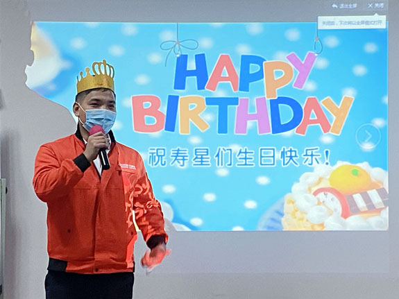 菲思盾壁掛爐壽星代表上臺(tái)