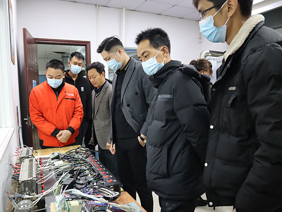 菲思盾壁掛爐檢測現(xiàn)場參觀學(xué)習(xí)